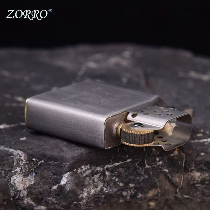 بطانة ZORRO Titanium، حركة مخت - مراجعة Lighter Insert Zippo وسعره
