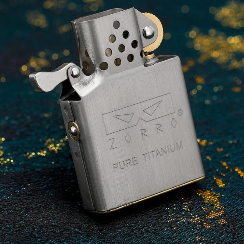 حركة ولاعة من التيتانيوم النقي - مراجعة Lighter Insert Zippo وسعره